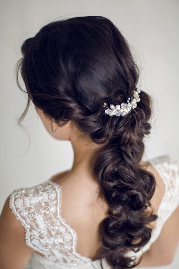 Elegante Hochzeitsfrisur für den perfekten Brautlook